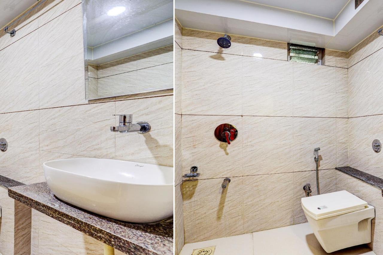 Oyo 77491 Hotel Shreenath Valsad Eksteriør bilde